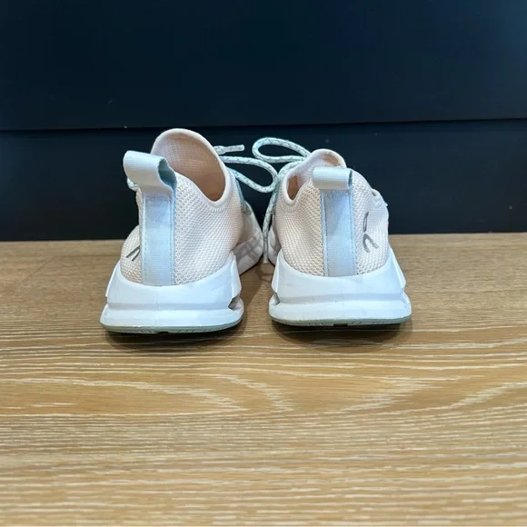 On Cloudeasy women’s size 9 - Picture 4 of 9